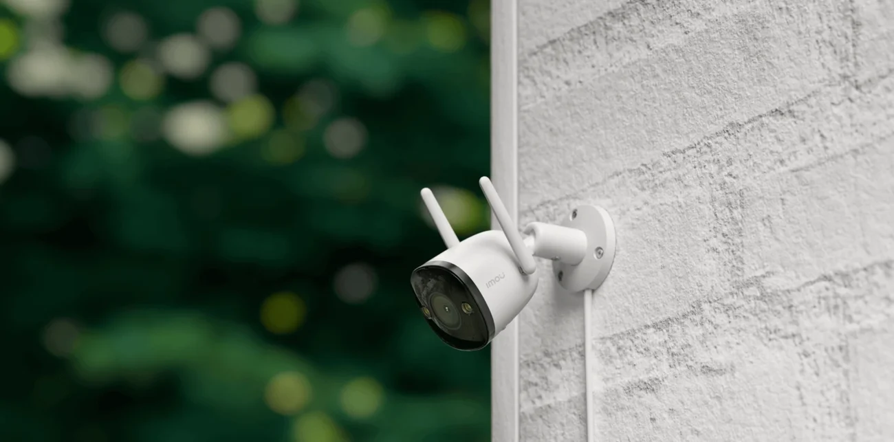 IMOU Bullet 2E 5MP wall mounted close up