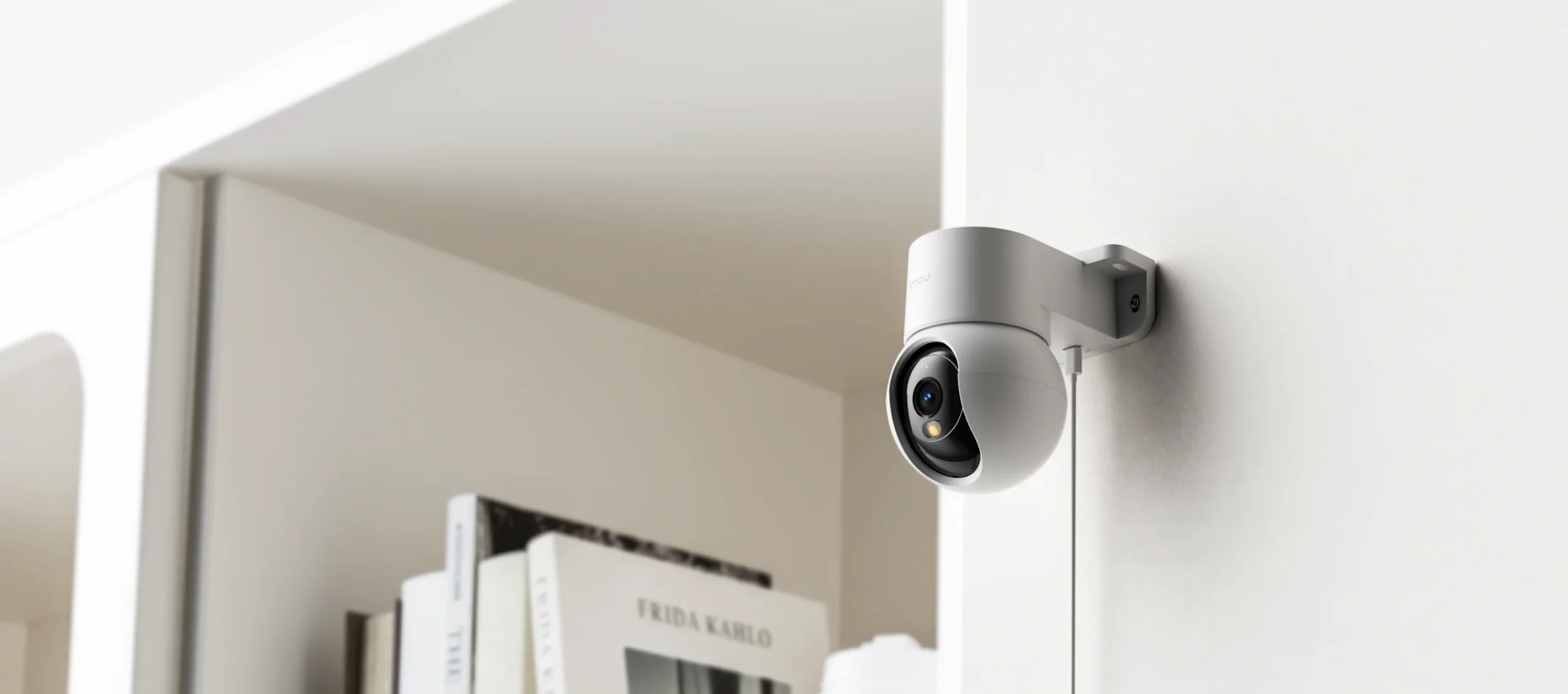 IMOU Ranger Mini 3MP WiFi 6 wall-mounted with its integrated bracket